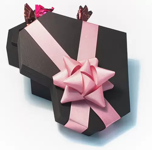 Фігурна коробка у вигляді серця для солодощів
