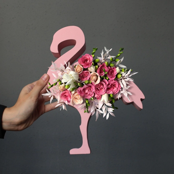 Фігурна коробка для квітів Фламінго