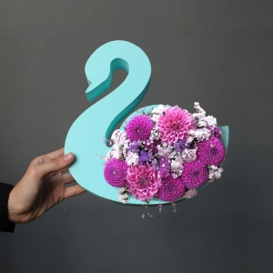 Коробка з пінопласту для квітів Лебідь